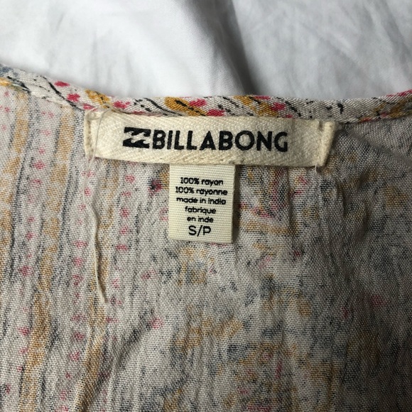 Billabong Bell-Sleeve Floral Dress - Picture 4 of 4